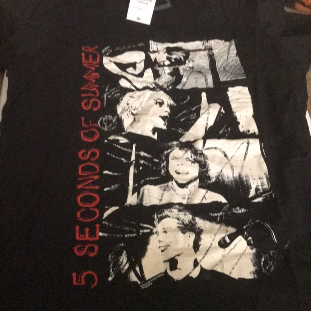 5 seconds of summer T-shirt M